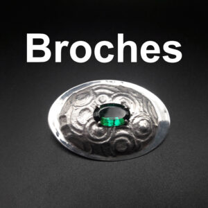 BROCHES
