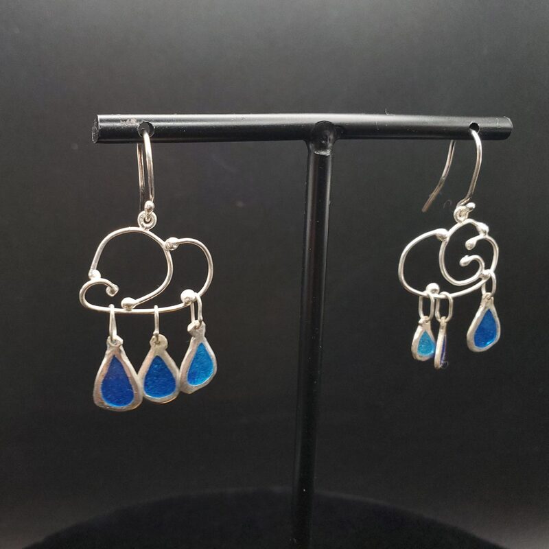 Boucles d’oreilles « nuage » en argent et émail « plique-à-jour »