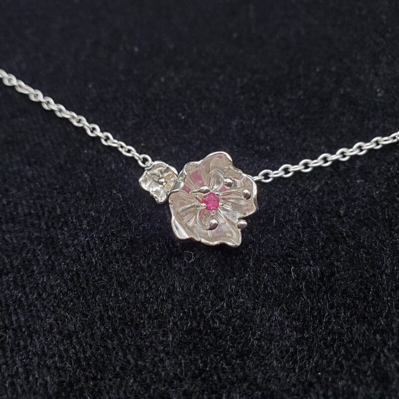Bracelet sonore « Conter fleurette » en argent et saphir rose