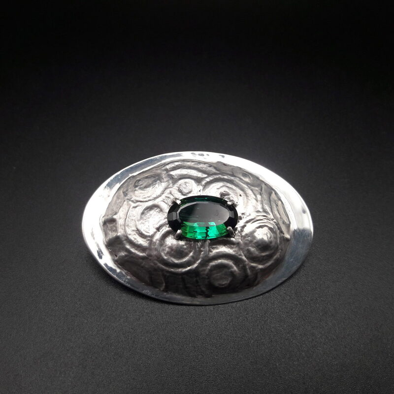 Broche celtique en argent et tourmaline