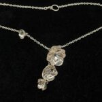 Collier « Grappe de fleurs » en argent et saphirs